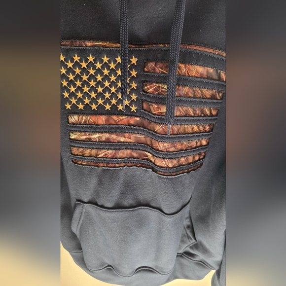 Mossy Oak Navy Hoodie with Camo Flag Design - Picture 4 of 4